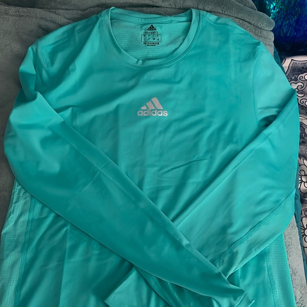 Men’s tech fit Adidas top